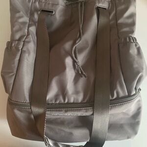 Beyond Yoga Taupe Gray Men’s Backpack Tote with Front Zip